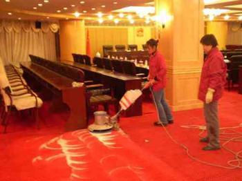 軍轉(zhuǎn)酒店地毯清洗現(xiàn)場